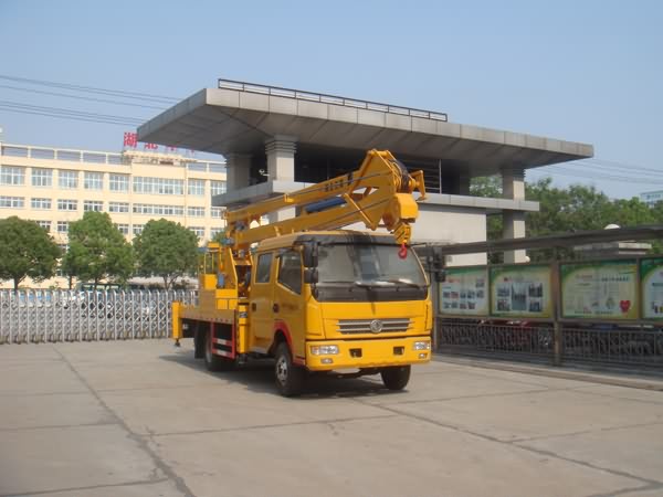 國(guó)五東風(fēng)雙排座18米高空作業(yè)車